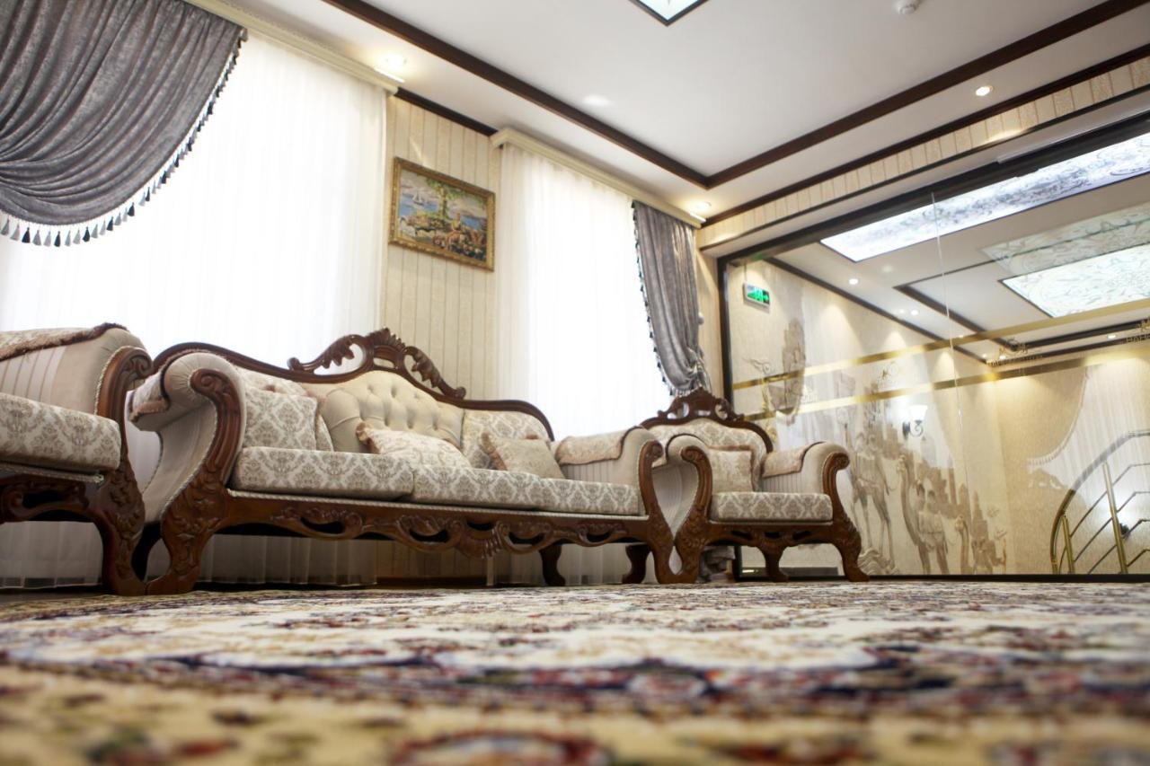 Hotel Naxshab Qarshi Exteriér fotografie